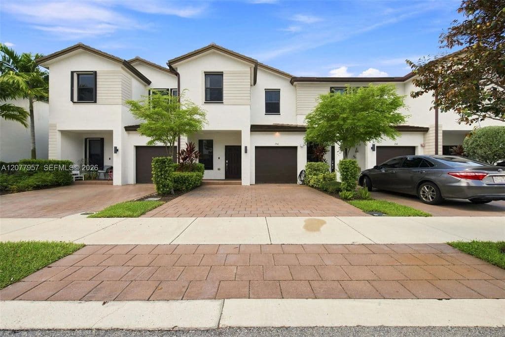 4-bedroom Single-Family Home — 156 SW 185th Way