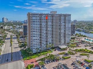 1-bedroom Condo — 1985 S Ocean Dr APT 21K, Hallandale, 33009