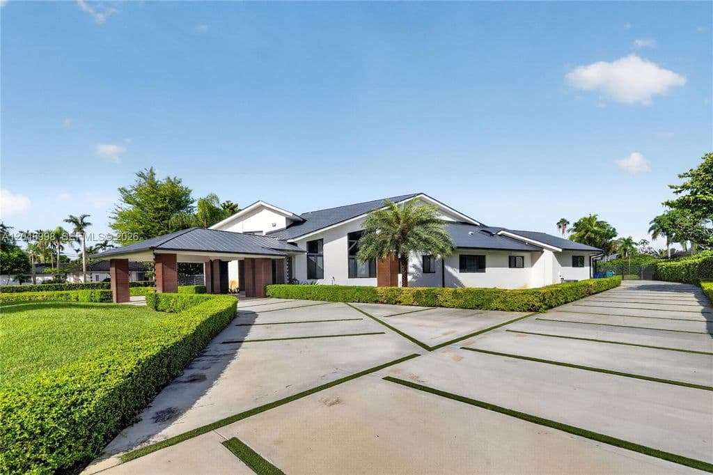 6+1 Müstakil ev — 10506 SW 89th Pl