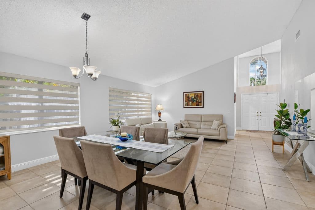 2+1 Müstakil ev — 11135 AUTORO Court