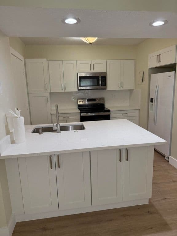2+1 Condo — 9150 NW 38TH Drive #111