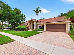 4-bedroom Single-Family Home — 581 NW 110th Ave, Plantation, 33324