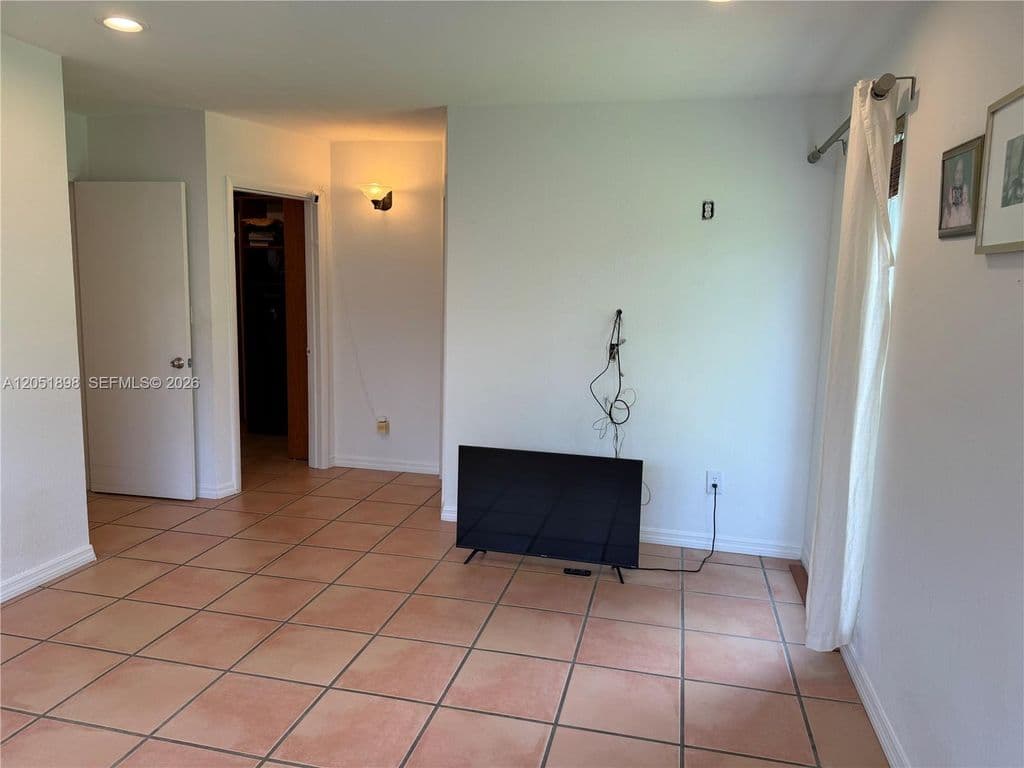 5+1 Müstakil ev — 10601 SW 96th St