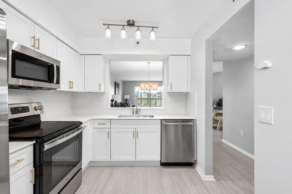 2-bedroom Condo — 14112 Huntington Pointe Drive #210