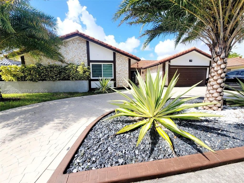 4+1 Müstakil ev — 6324 NW 201st Ln
