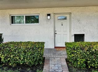 1-bedroom Condo — 411 S Hollybrook Dr APT 105, Pembroke Pines, 33025