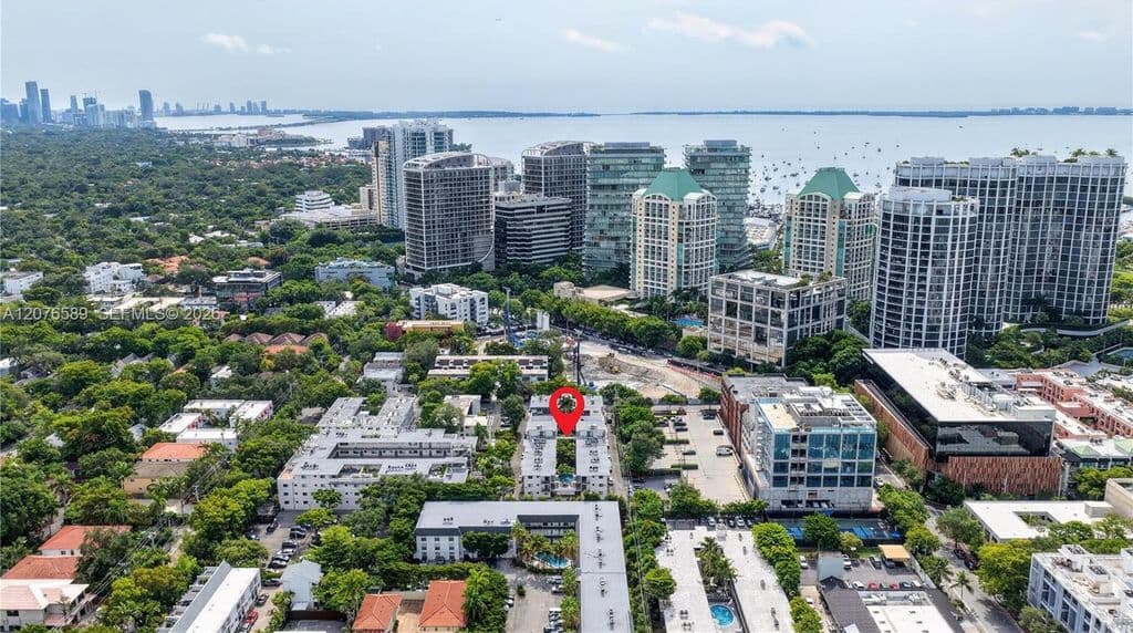 2+1 Condo — 3240 Mary St APT S308