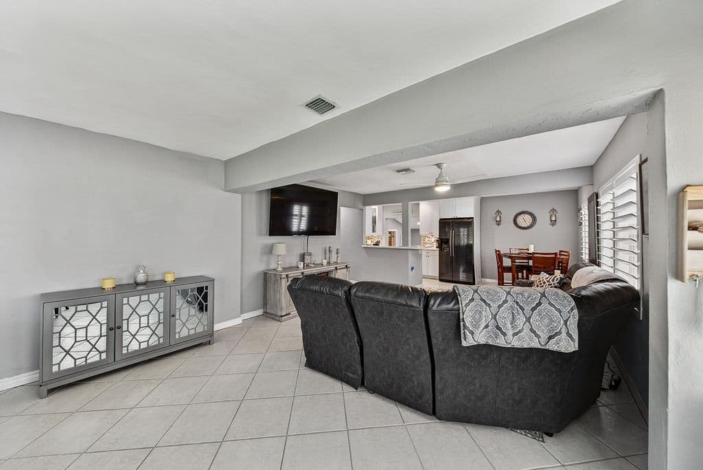3-bedroom Single-Family Home — 800 SW 19TH Street