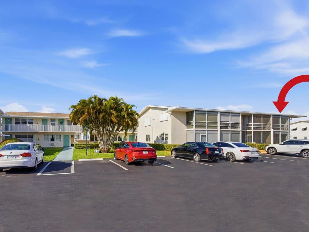 2+1 Condo — 680 W Horizons #212
