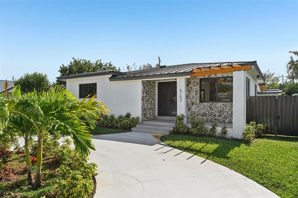 5+1 Müstakil ev — 5152 SW 6th St