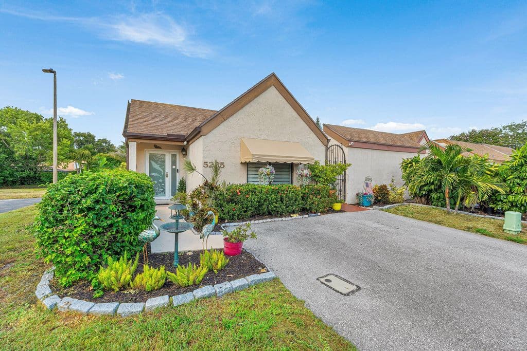 2+1 Müstakil ev — 5225 Spice Drive