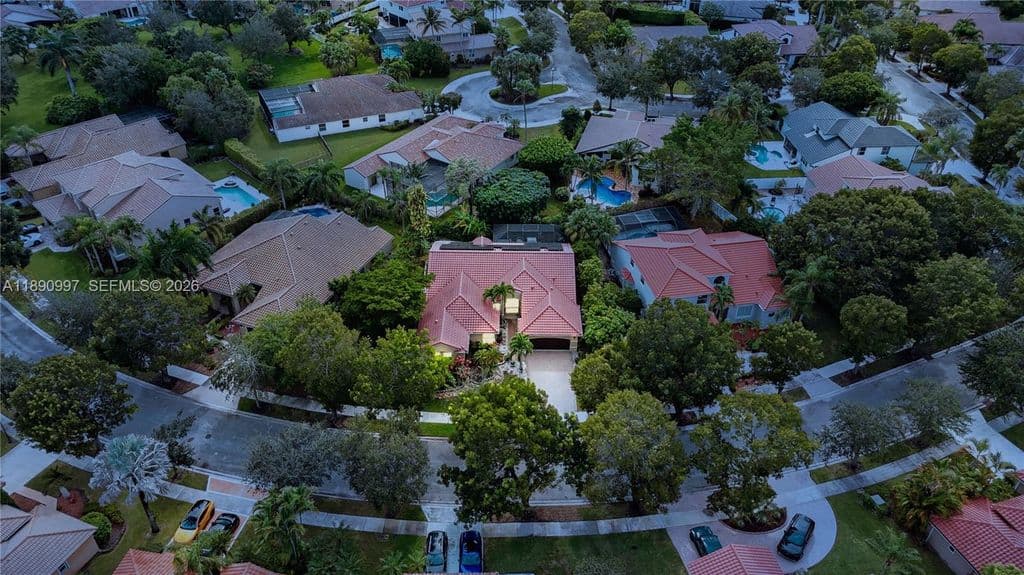 5-bedroom Single-Family Home — 523 Stonemont Dr