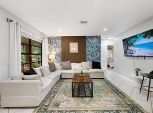 6-bedroom Single-Family Home — 3024 NE 2nd Terrace, Fort Lauderdale, 33334