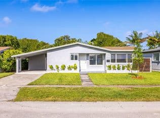 3+1 Müstakil ev — 2111 N 14th Ct, Hollywood, 33020