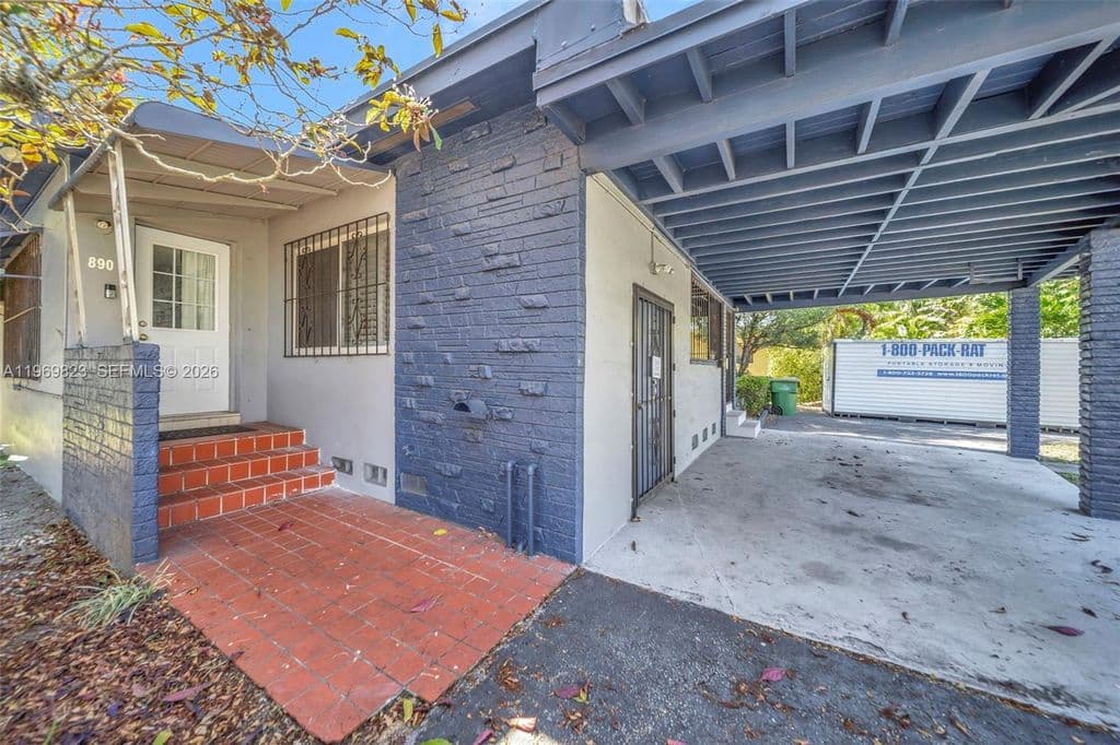 2-bedroom Single-Family Home — 890 NE 138th St