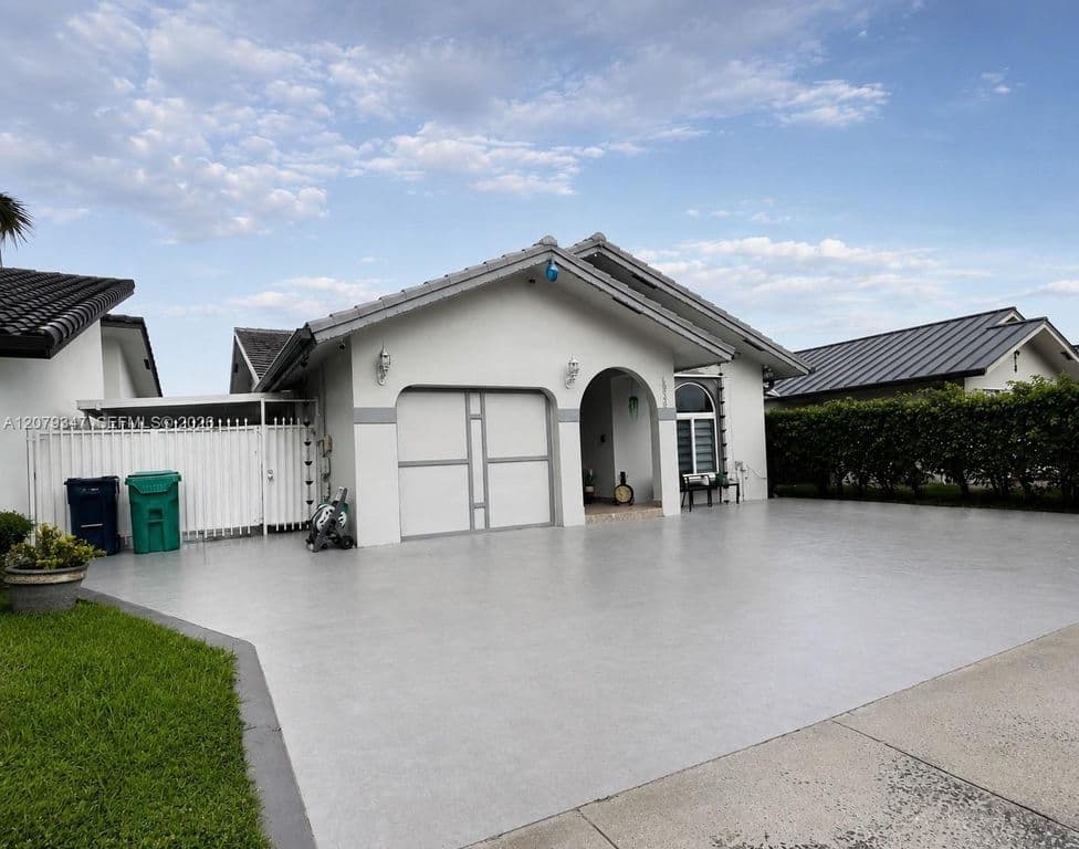 4+1 Müstakil ev — 4939 SW 143rd Ave