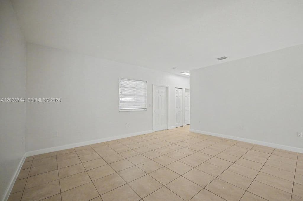 2-bedroom Condo — 373 NE 26th Pl Unit 102