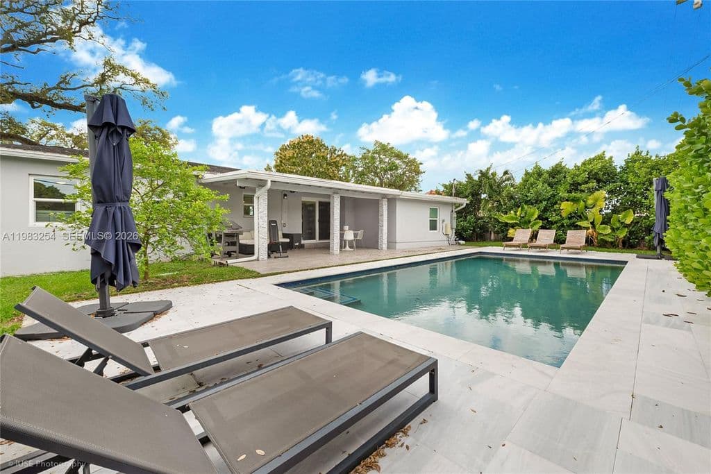 3+1 Müstakil ev — 7235 SW 39th St