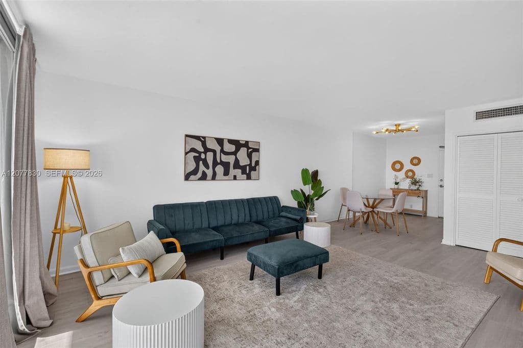 1-bedroom Condo — 1000 West Ave APT 509