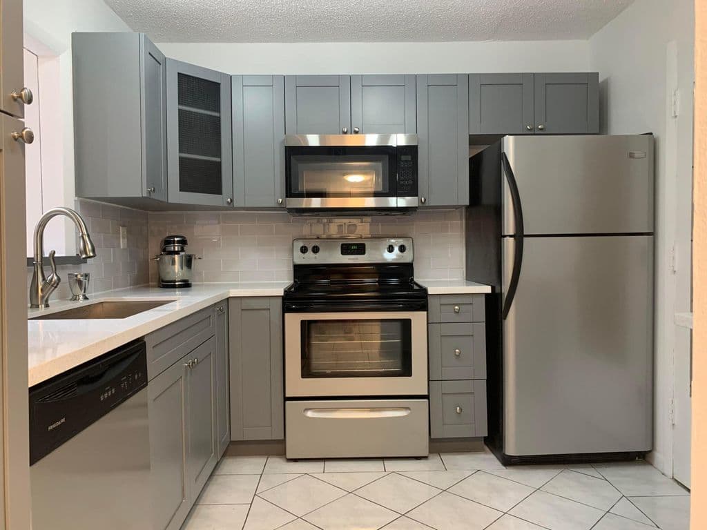 1+1 Condo — 404 NW 68TH Avenue #205