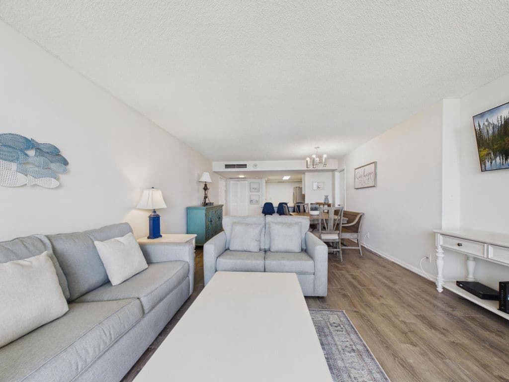 2-bedroom Condo — 2400 PRESIDENTIAL Way #704