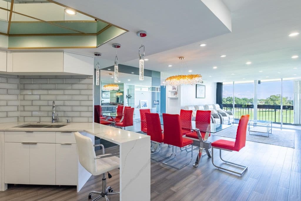 3+1 Condo — 2000 PRESIDENTIAL Way #501