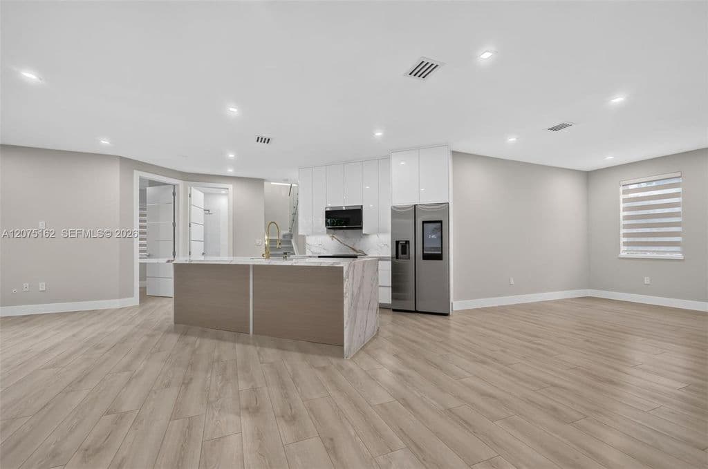 4-bedroom Property — 12377 SW 125th St
