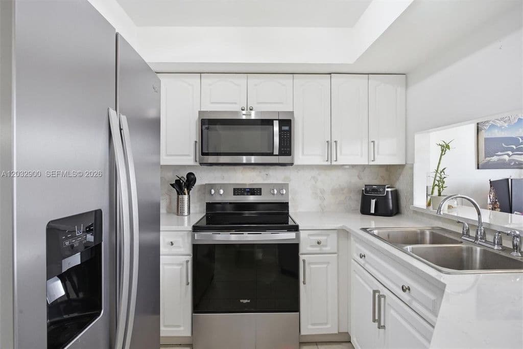 3+1 Condo — 8335 SW 152nd Ave #B411