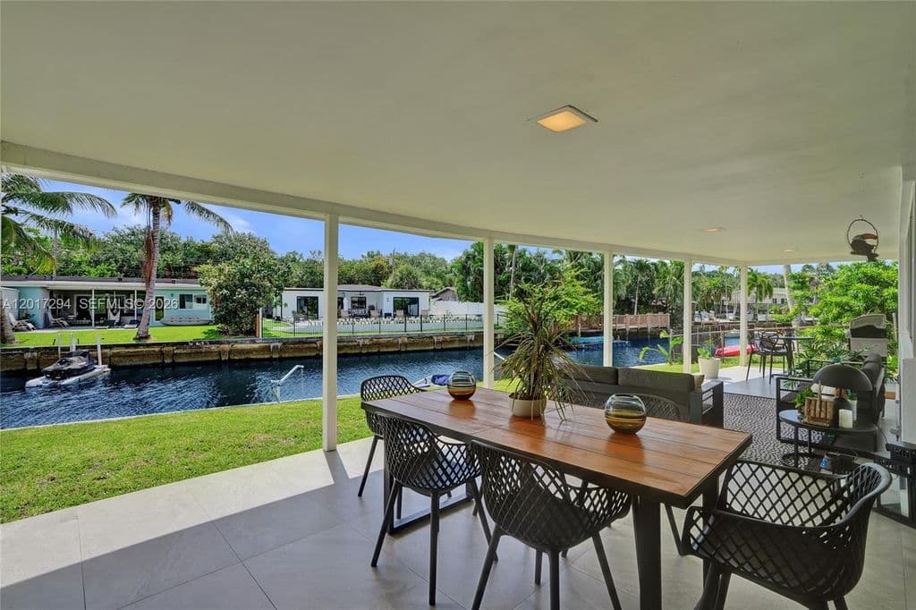 2+1 Müstakil ev — 1821 NW 33rd Ct