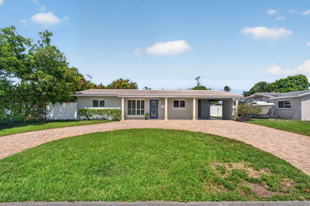 3-bedroom Single-Family Home — 4711 NE 18th Terrace