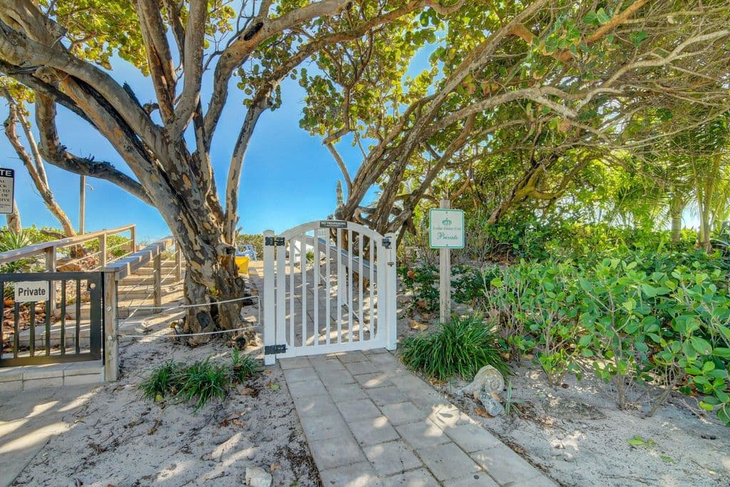 2+1 Condo — 5550 N Ocean Boulevard #107