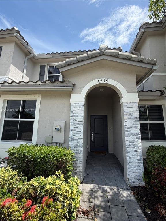 3-bedroom Property — 2739 SE 17th St