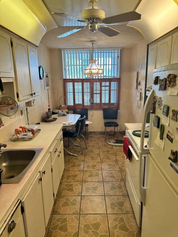 2-bedroom Condo — 4850 NW 29th Court #132