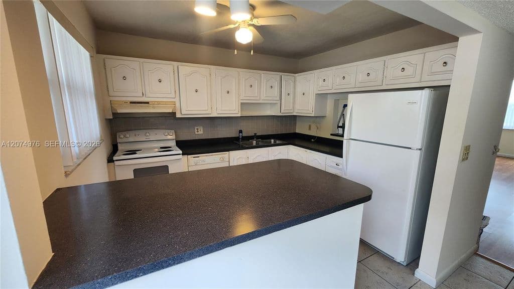 2-bedroom Condo — 6550 Royal Palm Blvd APT 112A