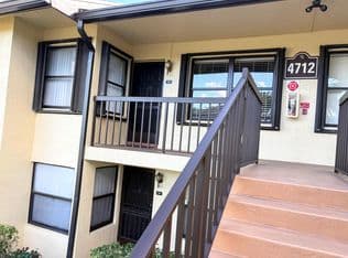 2-bedroom Condo — 4712 E LUCERNE LAKES Boulevard E #203, Lake Worth, 33467