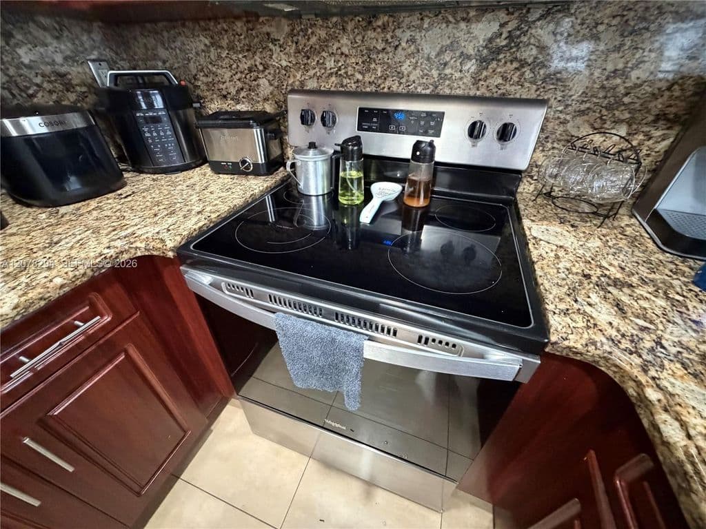 2-bedroom Condo — 5935 W 26th Ave APT 204