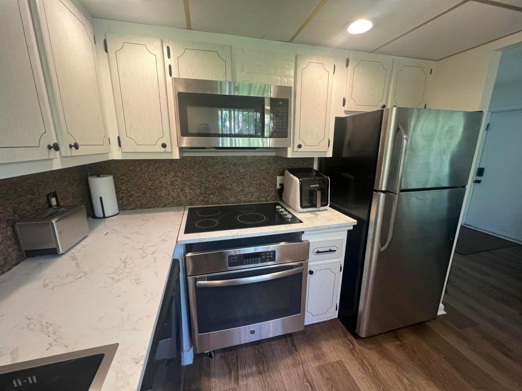 2+1 Condo — 336 BRITTANY G Terrace