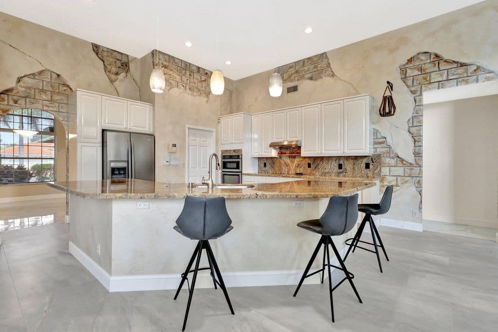 4-bedroom Single-Family Home — 19236 BAY LEAF Court