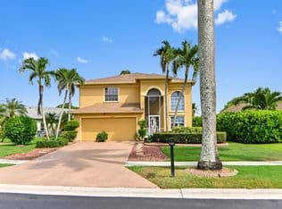 4-bedroom Single-Family Home — 6205 Lansdowne Circle, Boynton Beach, 33472