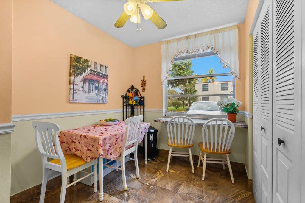 2-bedroom Condo — 10 Willowbrook Lane #108