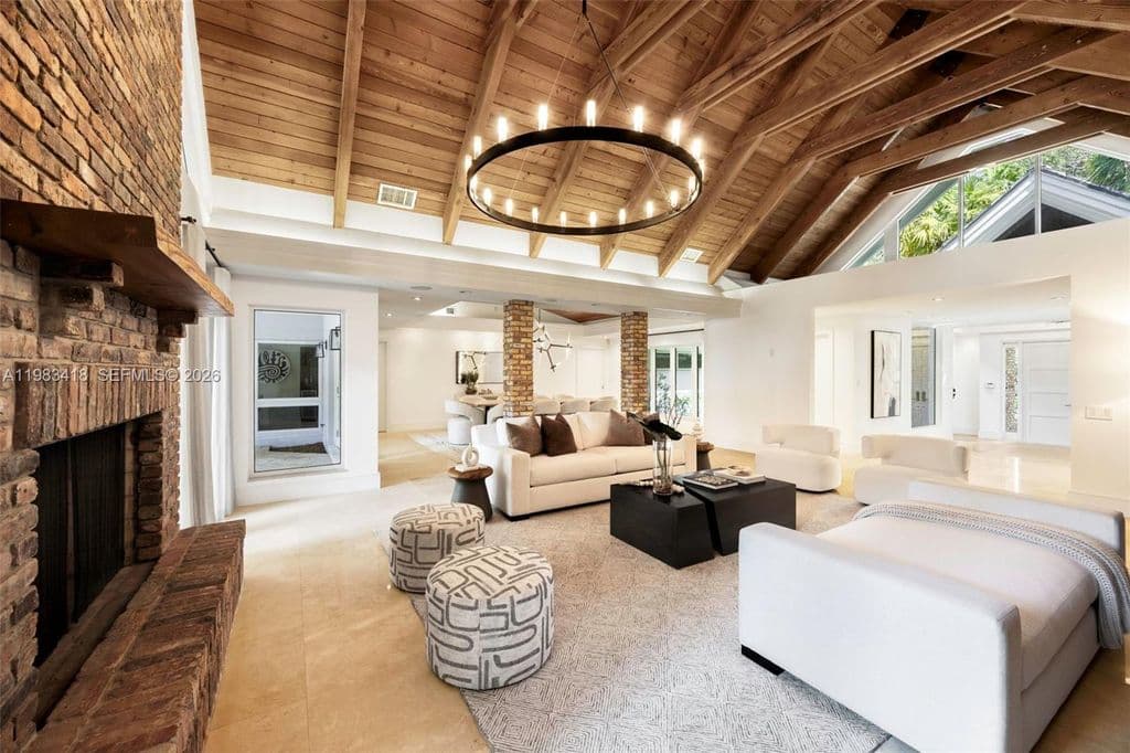 6-bedroom Single-Family Home — 9000 Arvida Dr