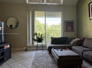 1+1 Condo — 6900 N Kendall Dr APT A403, Pinecrest, 33156