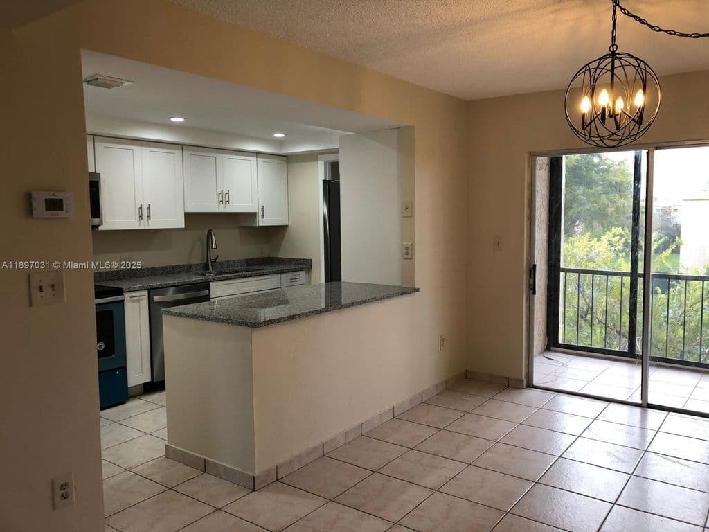 2+1 Condo — 8401 SW 107th Ave APT 313E