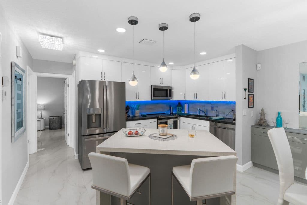 2-bedroom Condo — 130 CYPRESS CLUB Drive #306