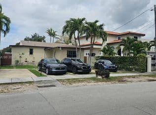 4+1 Müstakil ev — 8891 SW 28th St, Miami, 33165