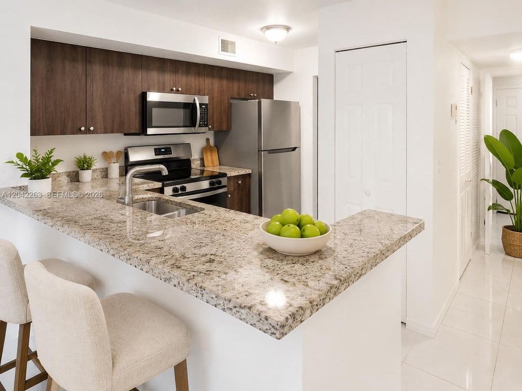 2+1 Condo — 11177 SW 8th St APT 208