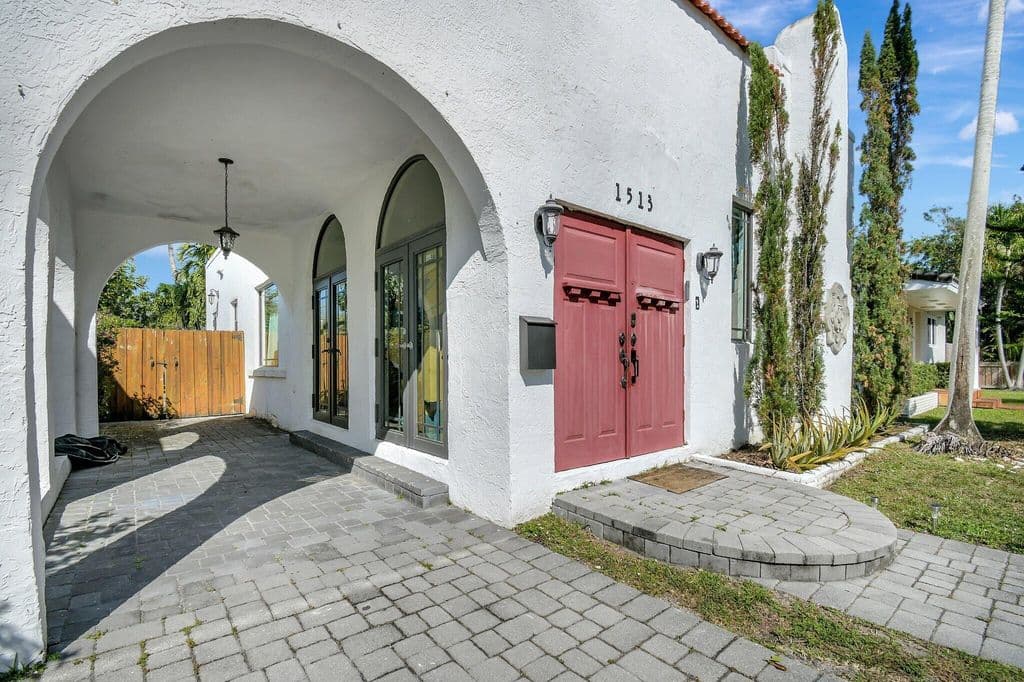 2+1 Müstakil ev — 1513 Adams Street