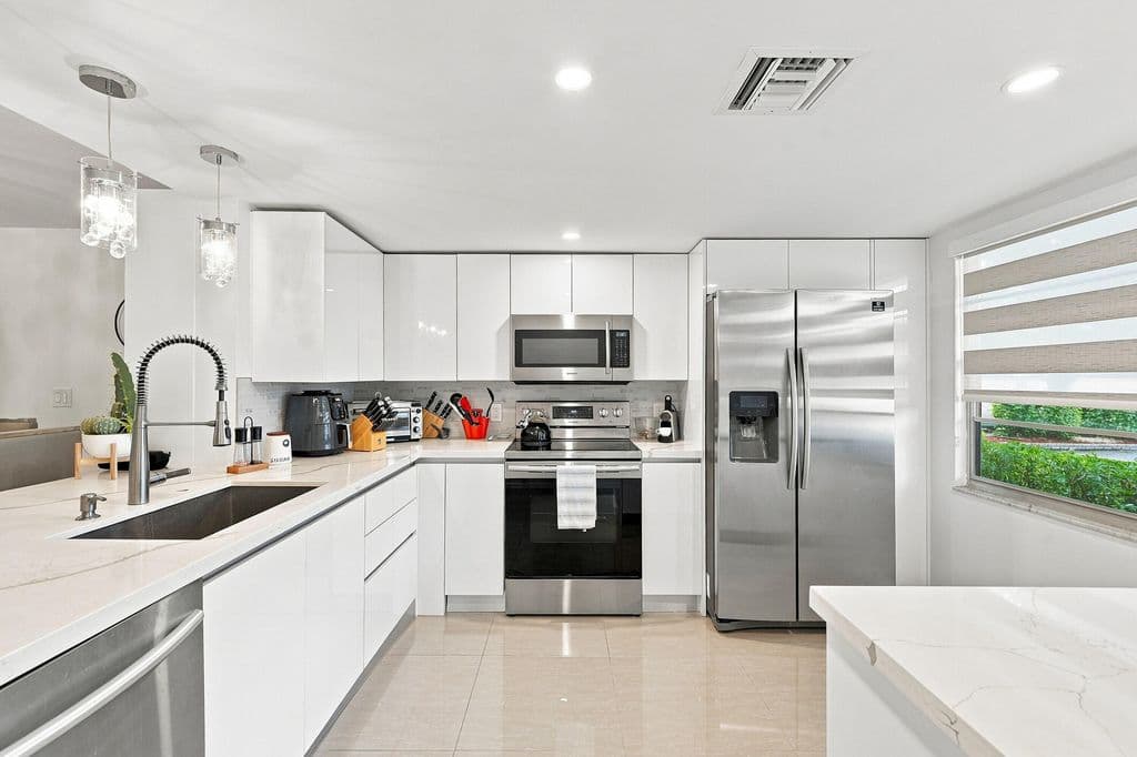 2-bedroom Condo — 2405 Antigua Circle #L1