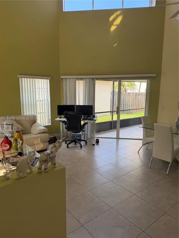 3-bedroom Single-Family Home — 1335 Seagrape Cir
