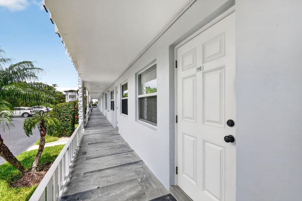 1+1 Condo — 5520 N Ocean Boulevard N #110